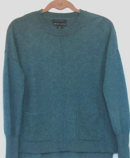 Tahari Pure luxe 100 Cashmere Sweater Size S Relaxed Fit, 2 Front Pockets Green