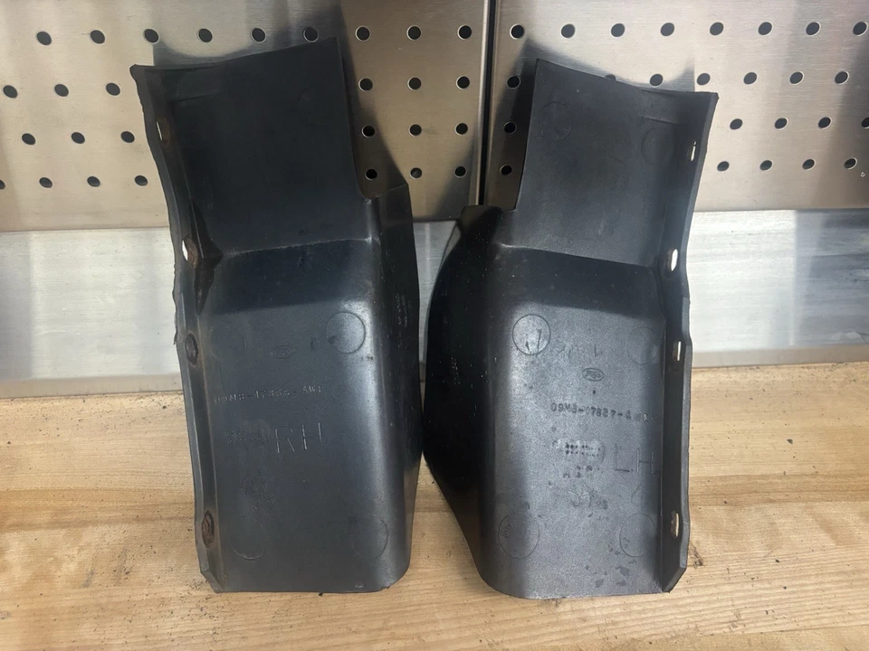 Par de llenado de parachoques trasero Ford LTD 1987 Crown Victoria lado izquierdo y derecho Foto 2 de 4