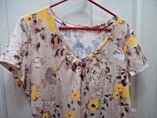 St John's Bay 1X Beige Brown Yellow Floral Cotton Top Short Sleeve V Neckline