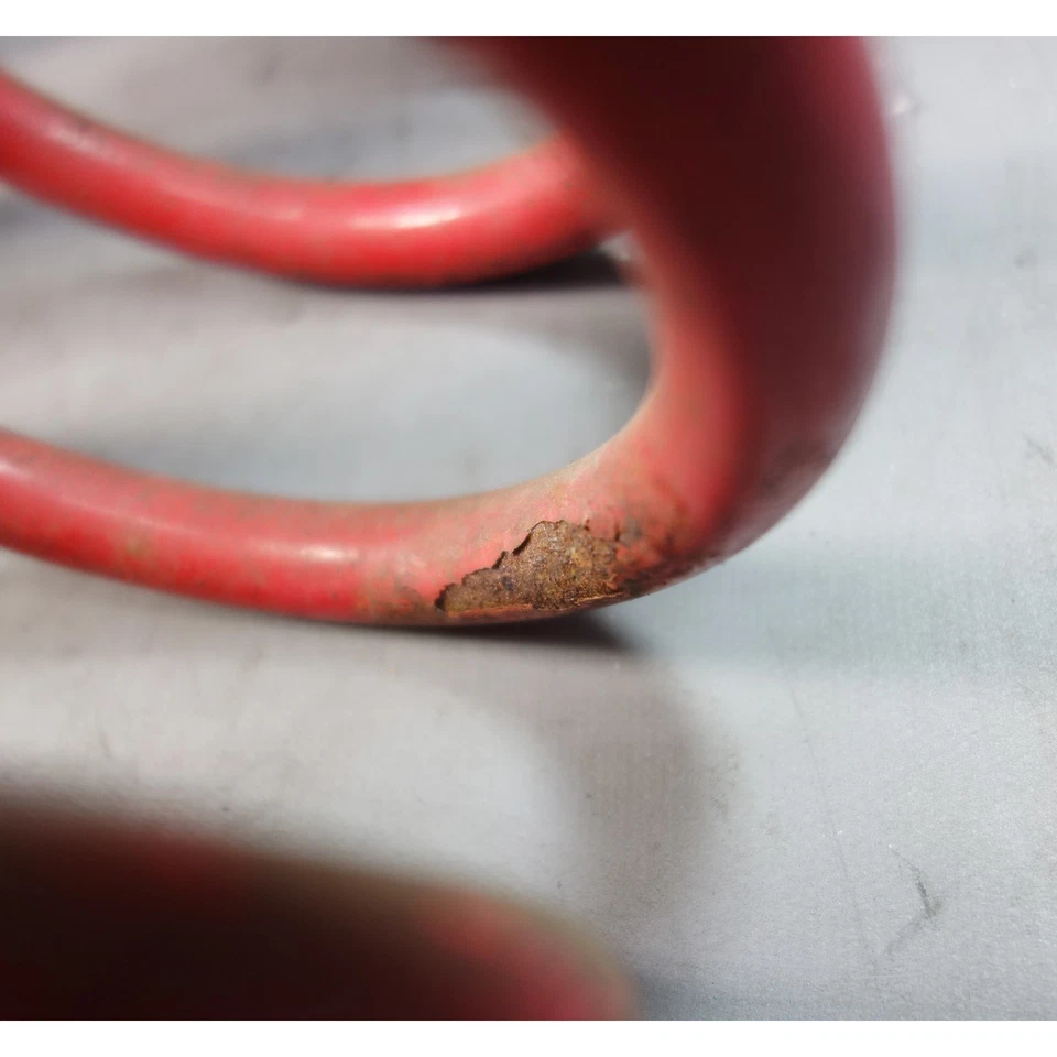 售后 1988 - 1991 宝马 E30 3 系列后线圈弹簧红色 — 第 4/4 张图片