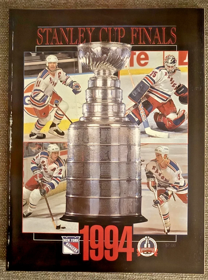 Rare Items #11 Mark Messier New York Rangers (Banner, Pins, Statue, Program) - Image 3 of 4