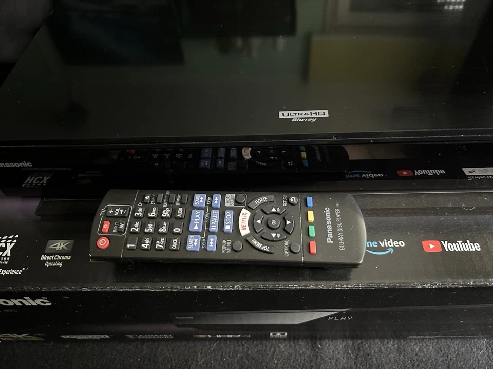 Panasonic DP-UB824EGK UHD WLAN Blu-ray Player - Schwarz - Bild 4 von 4