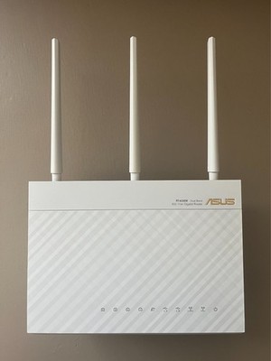ASUS RT-AC68W AC1900 Dual-Band Gigabit Wi-Fi Router (White)