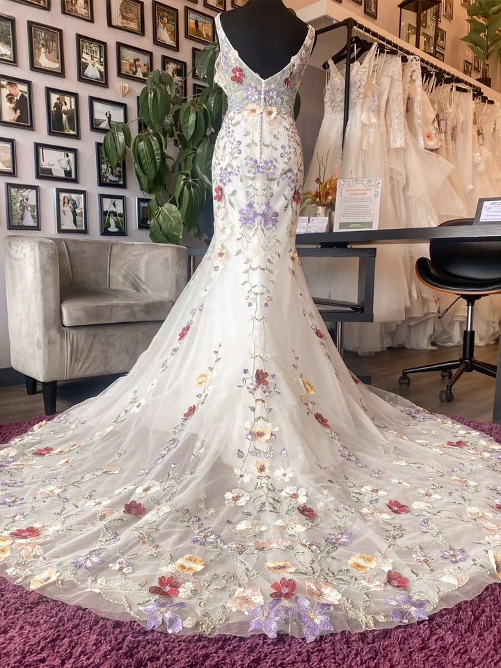 Elegantes Vestidos de Novia Sirena Cuello en V Sin Mangas 3D Floral Tul Vestidos de Novia Foto 4 de 4