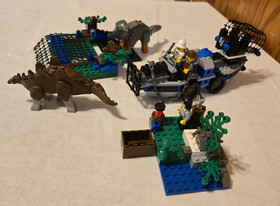 LEGO 5955 Adventurers: All Terrain Trapper - Dinosaurs - 100% w/box & manual 