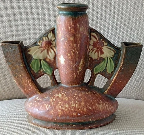 VINTAGE ROSEVILLE POTTERY DAHLROSE TRIPLE BUD VASE # 76-6