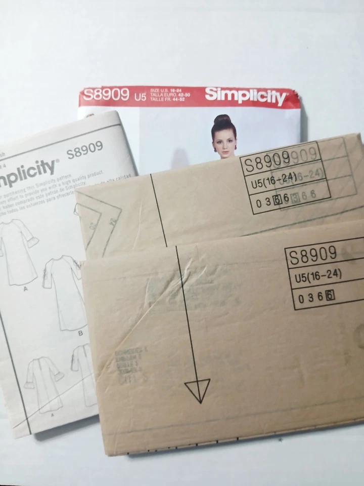 8909 Simplicity Sewing Pattern.  Womens Petite Dress. Size 16-24 - Image 3 of 3