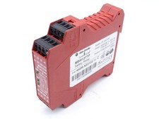 ALLEN BRADLEY 440R-N23132 RELAY