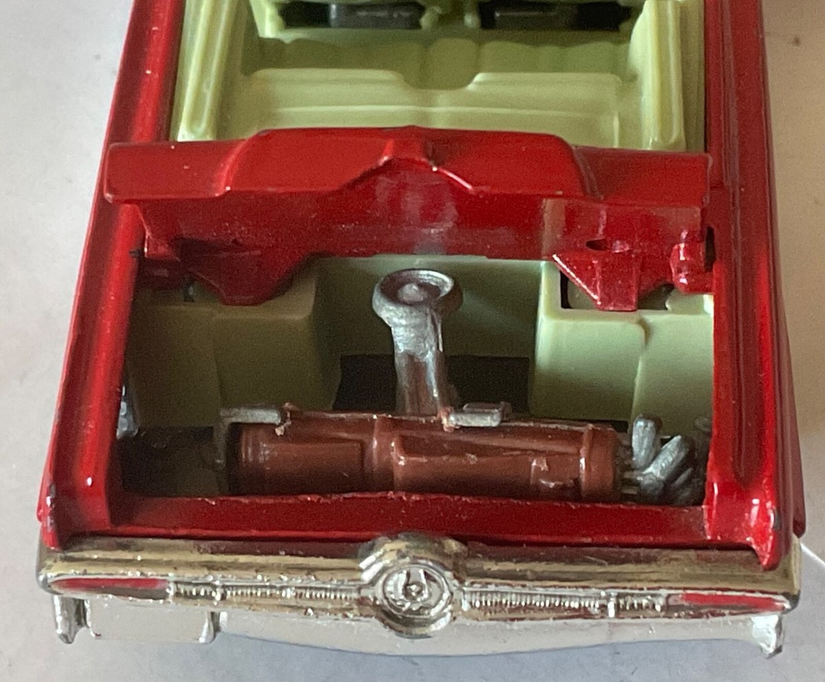 CORGI 246 CHRYSLER IMPERIAL.EXCELLENT & COMPLETE WITH