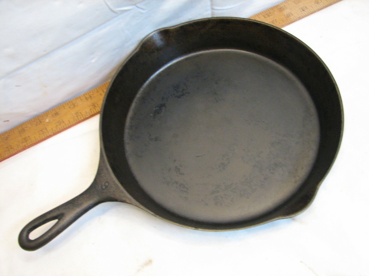 Antique Wagner Sidney No. 9 Cast Iron Skillet w/Heat Ring 1359 Fry