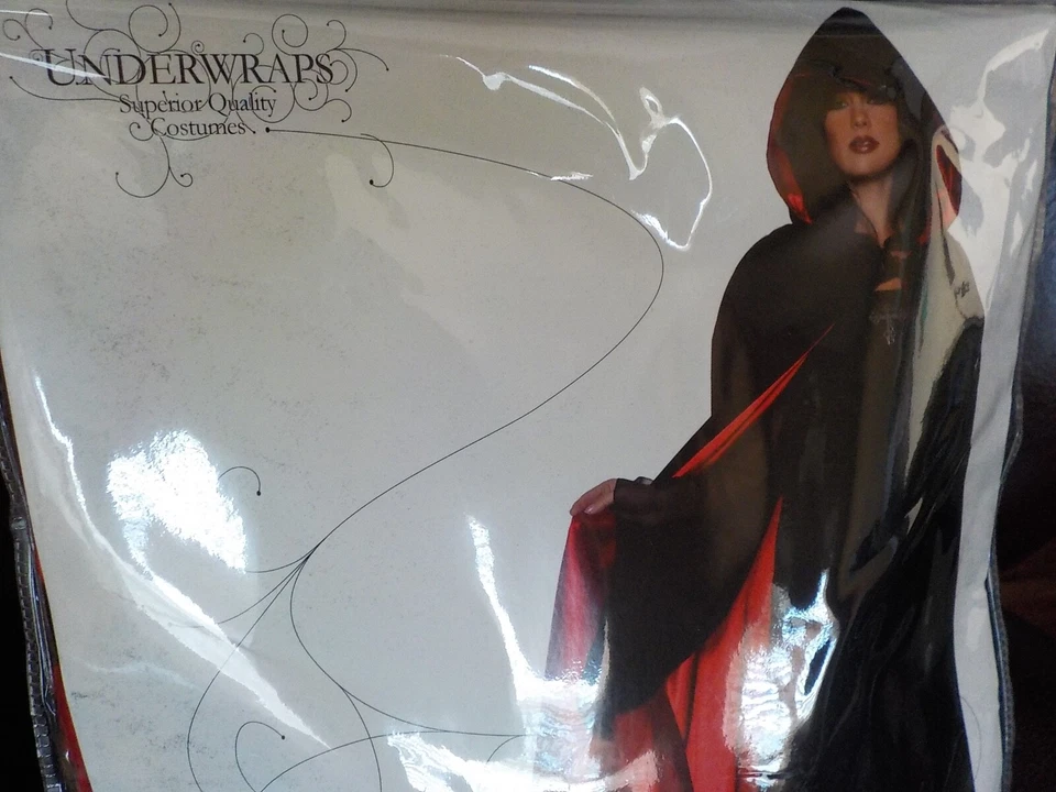 UNDERWRAPS 63" DELUXE VELVET & SATIN CAPE, ADULT, BLACK & RED ONE SIZE- NEW - Image 3 of 4