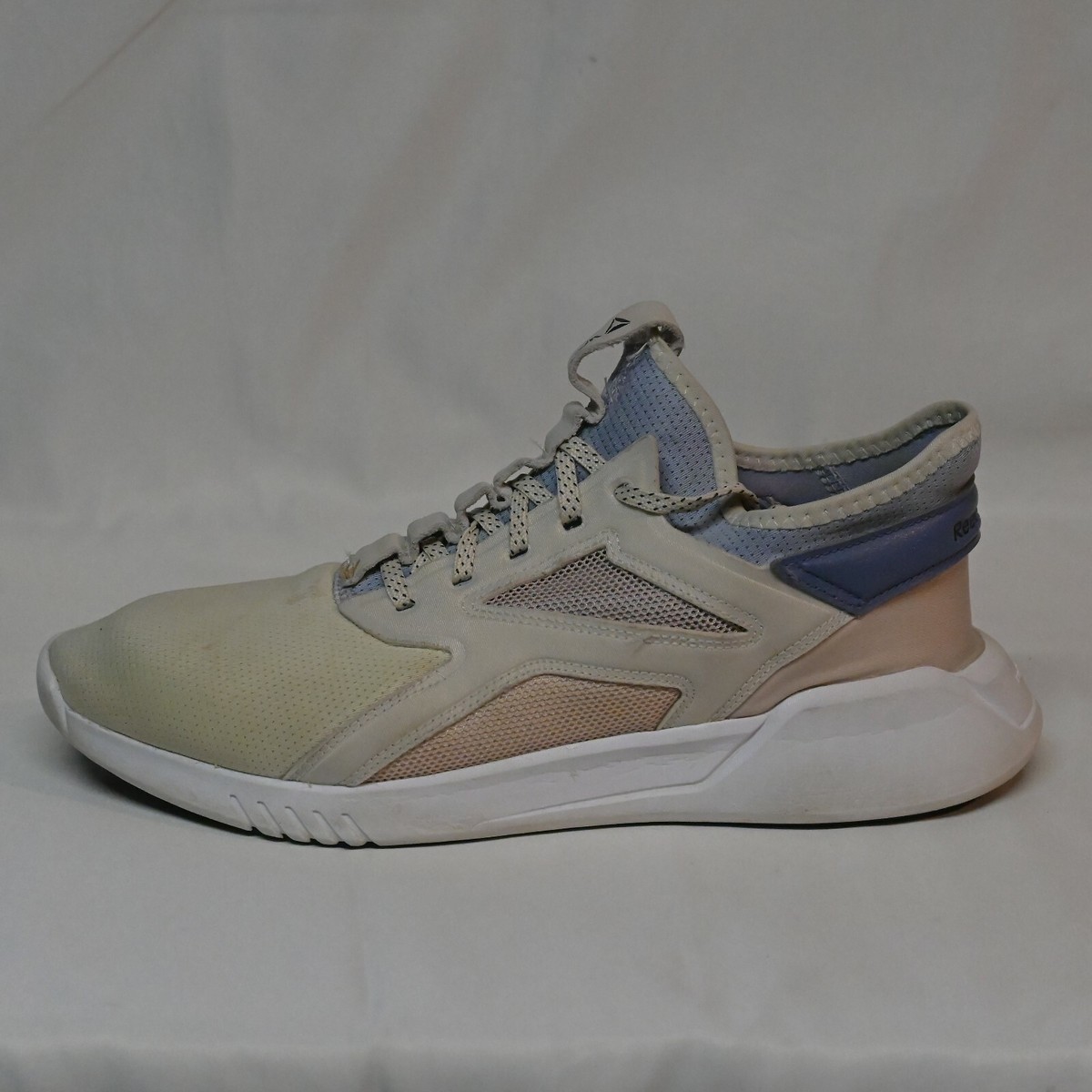 Reebok Womens Freestyle Motion Lo Training Shoes Beige DV9119 Lace