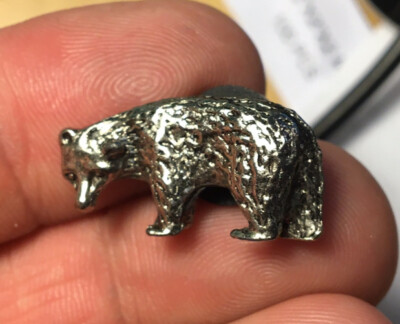 Grizzly Bear Pin Silver Color Hunter Camping hat lapel bag used vintage 80s