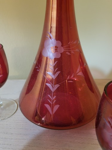 Cranberry Glass with Etched Flowers Genie Decanter and 4 glasses - Picture 3 of 13