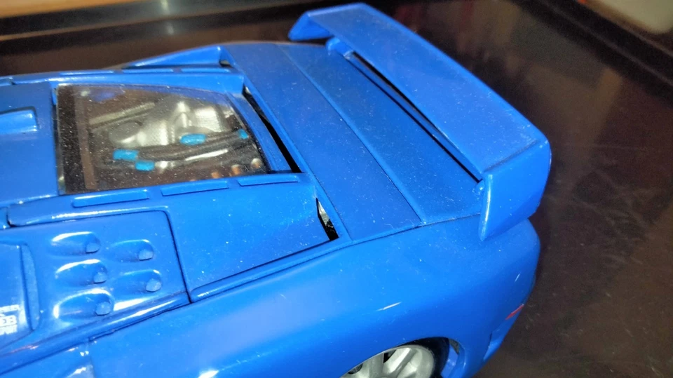 Bugatti Dauer  EB110 Maisto 1/18 no box - Immagine 2 di 4