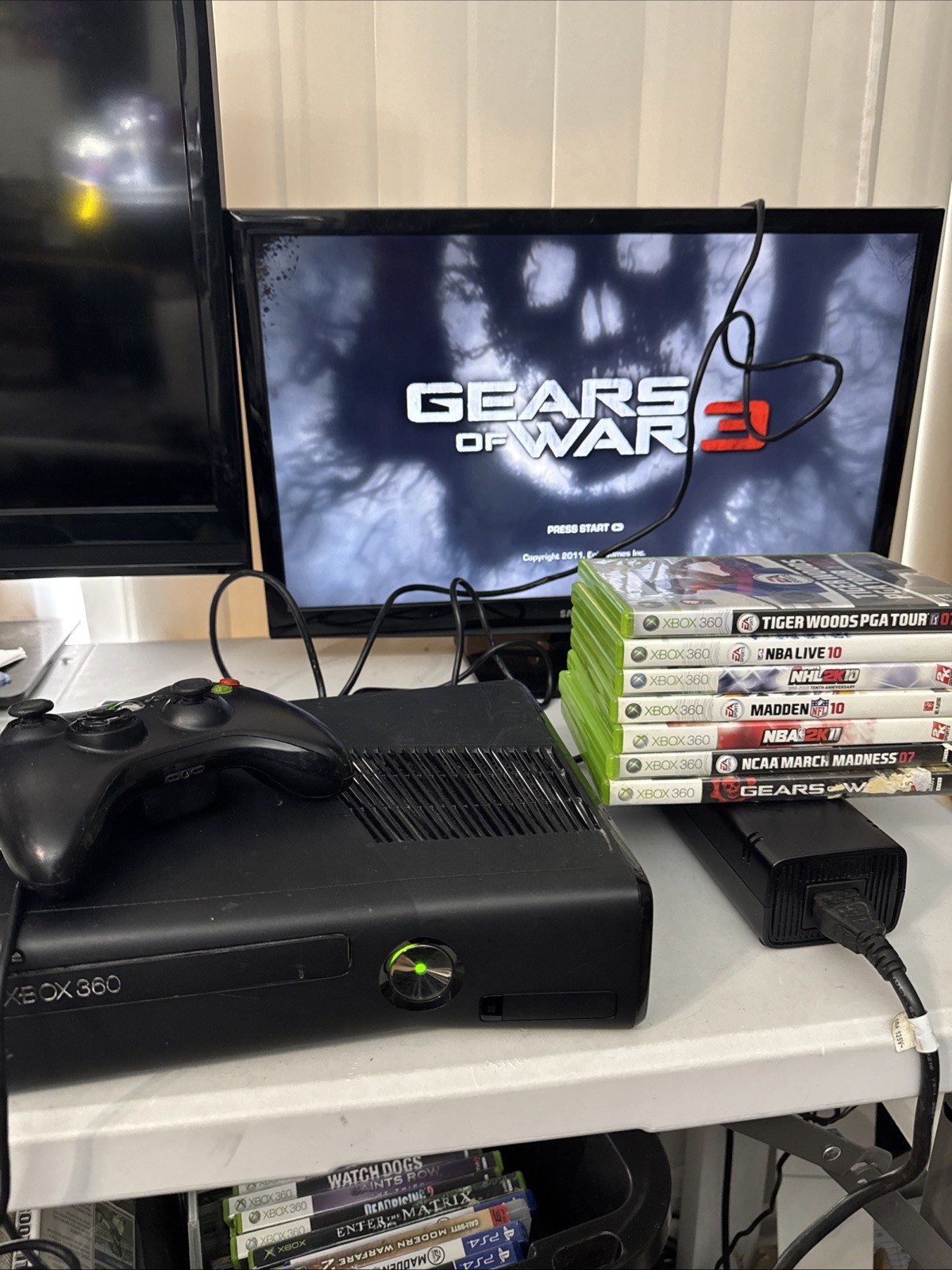 Microsoft Xbox 360  Console Black W Controller And Cables Tested