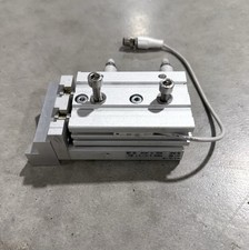 Smc Mxs12l-10 Pneumatic Air Slide Table Symmetrical 10mm Stroke New Takeout Smc Mxs12l-10 Pneumatic Air Slide Table Symmetrical 10mm Stroke New Takeout