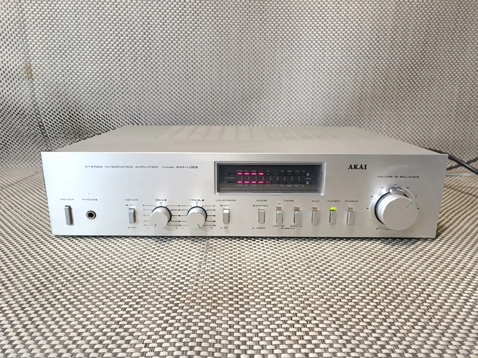Akai AM-U33 Stereo Integrated Amplifier HiFi - Bild 2 von 4