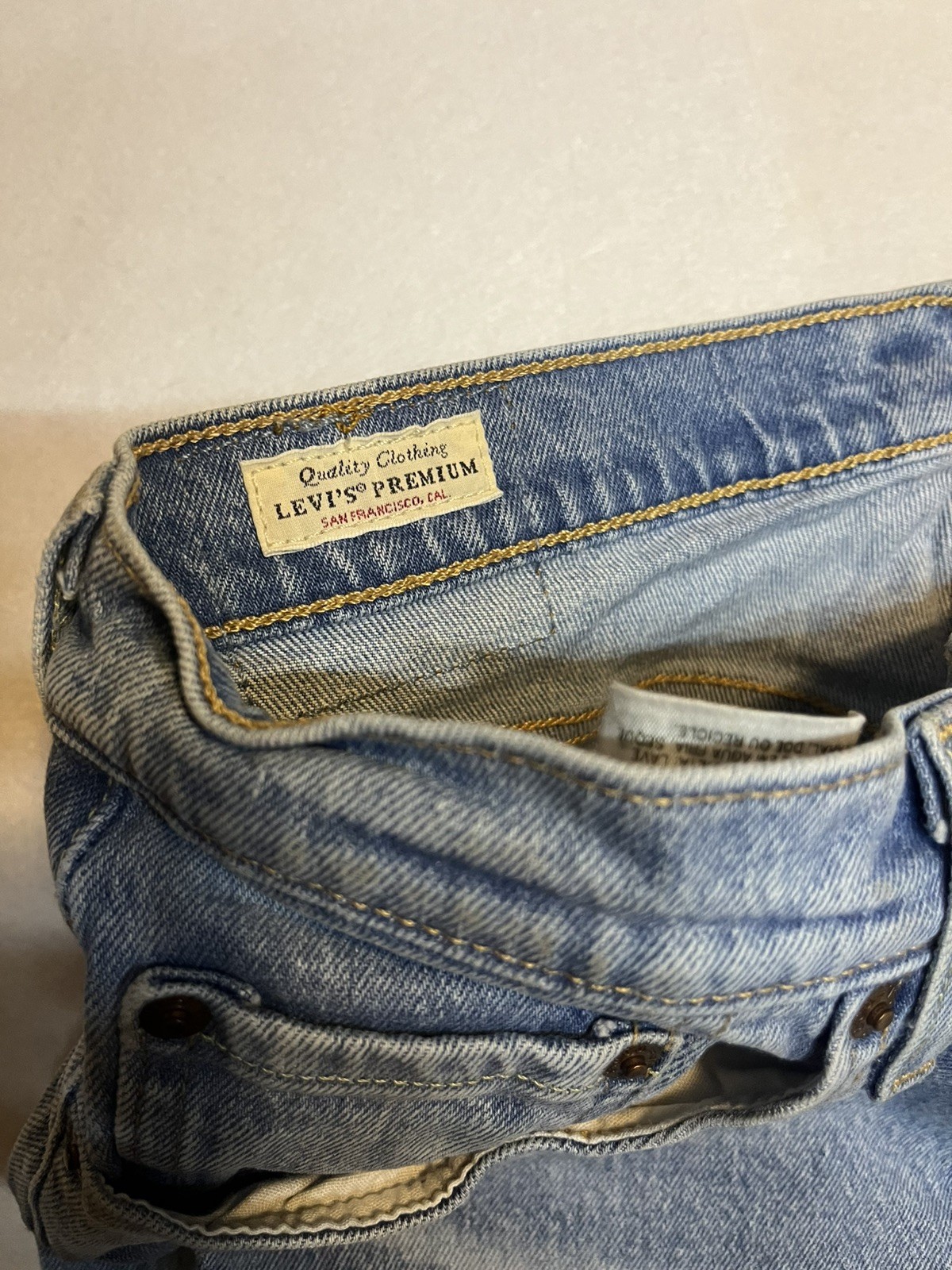 VTG Y2K Levi Strauss & Co 501 Button Fly Distressed Medium Wash Denim Jean 29x30