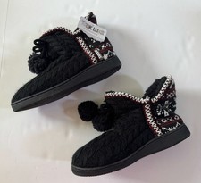 Muk luks Woman  s Slippers Size Small  5-6 Black Red Fair Isle Sherpa New