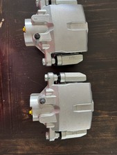Pinza De Freno Delantera Izquierda (Conductor) Reconstruida Para Cadillac CTS/STS 2003-2008 - Incluye Soporte
