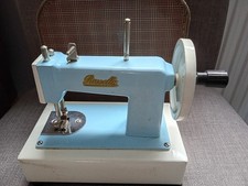 Vintage deutsche Rosella Miniatur Nähmaschine - 17 cm - mit Koffer