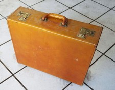 Alter Aktenkoffer, Leder, gebraucht