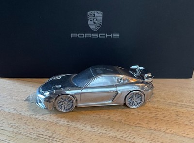 Porsche  718 Cayman GT4RS  chrome aluminium briefbeschwerer