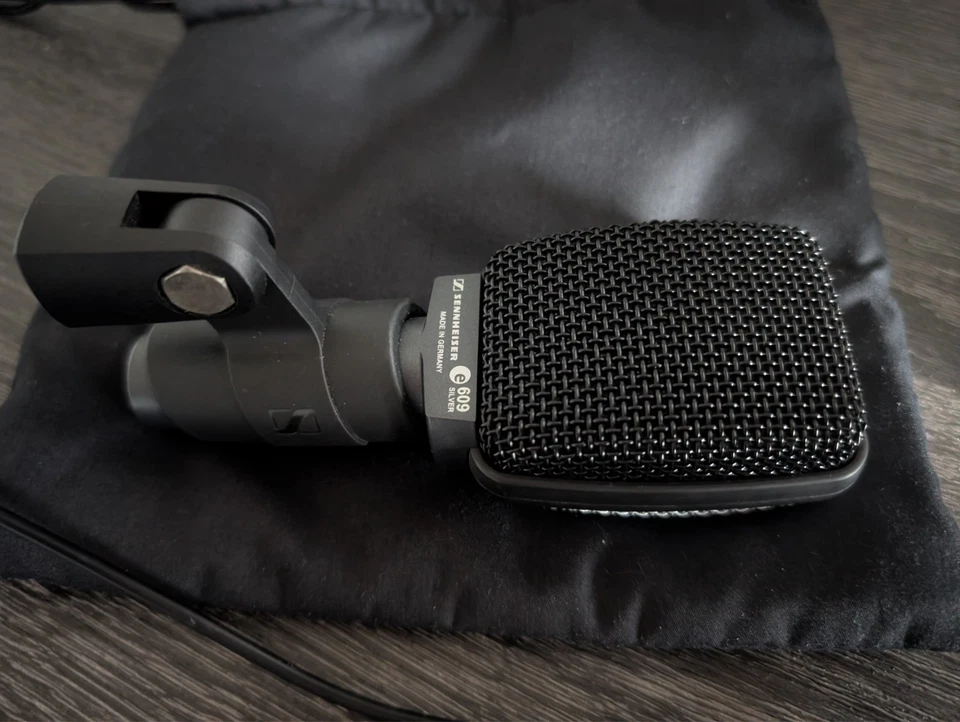 Sennheiser e 609 Silver Super-Cardioid Pick-up Pattern Instrument Microphone - Image 3 of 4