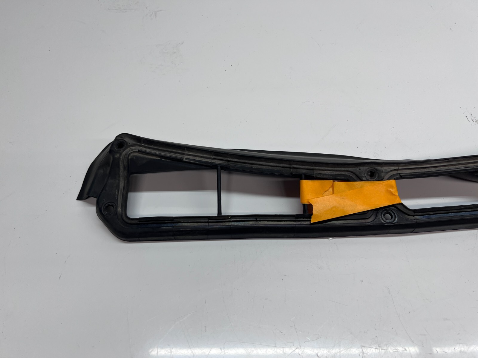 FERRARI 458 488 F8 FRONT HOOD AIR INLET DUCT AC SEAL NEW OEM 83807100
