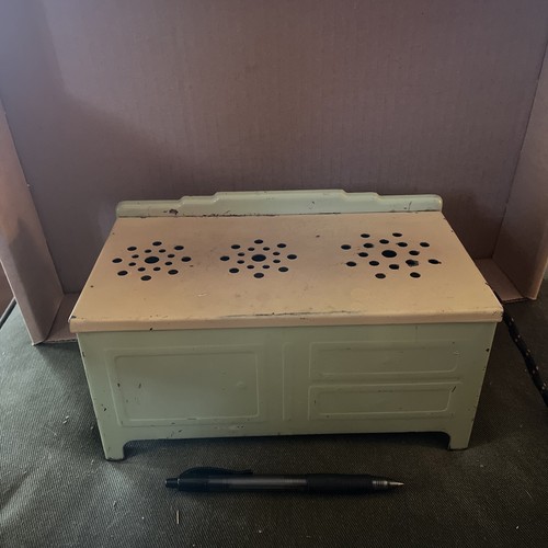 Vintage Child's Electric Stove green & ivory untested