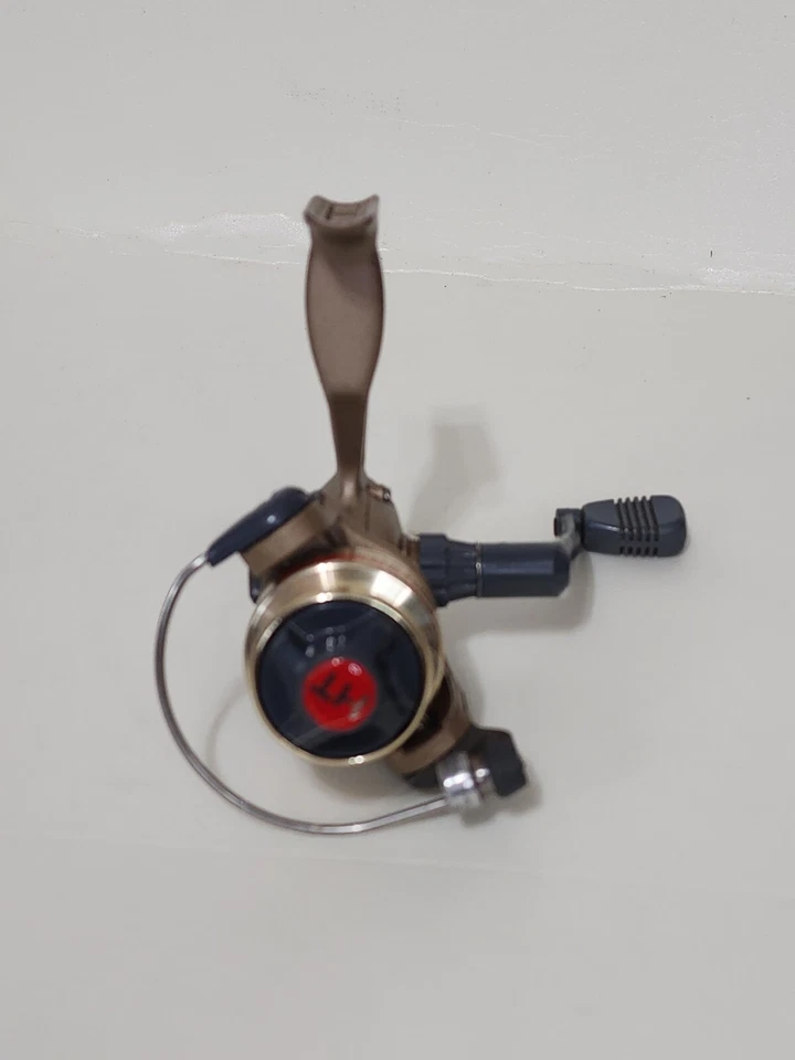 HT Enterprises Masterpiece 1750G Spinning Fishing Reel 2 Ball Bearing - Image 3 of 4