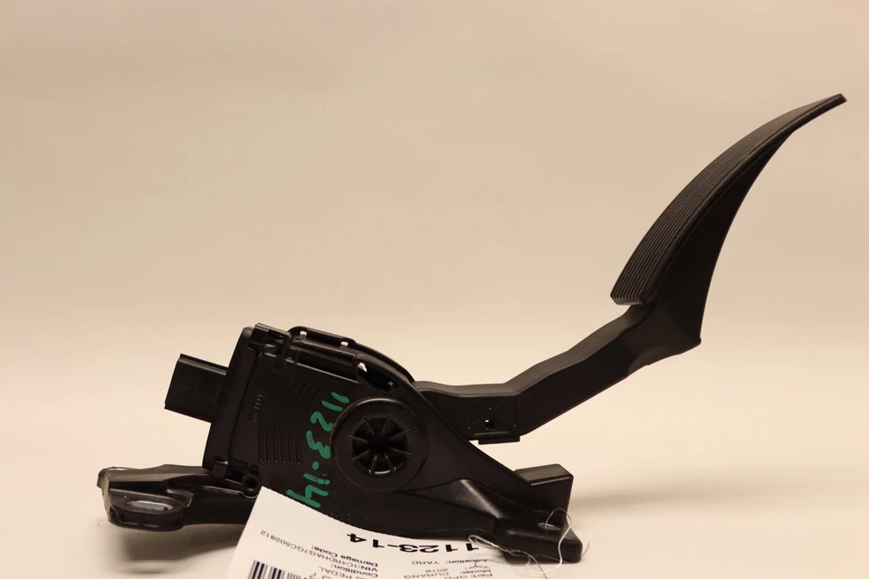 2011-2022 DODGE DURANGO GAS THROTTLE ACCELERATOR PEDAL OEM - Image 2 of 4