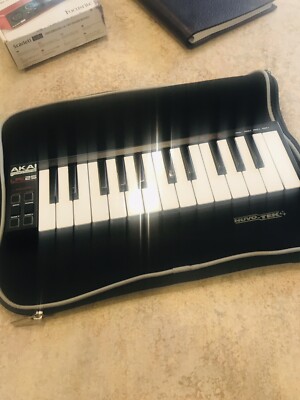 Akai LPK25V2 USB Performance Controller Keyboard
