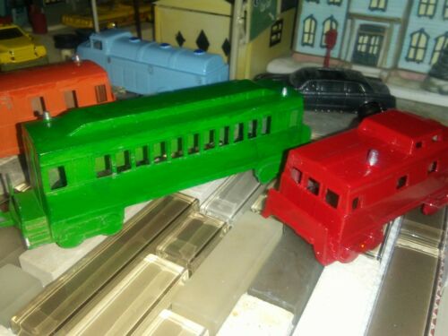 Vintage Midgetoy Train Set By Midgetoy Rockford, IL Made In USA lot of 5 Hitches - Picture 11 of 12