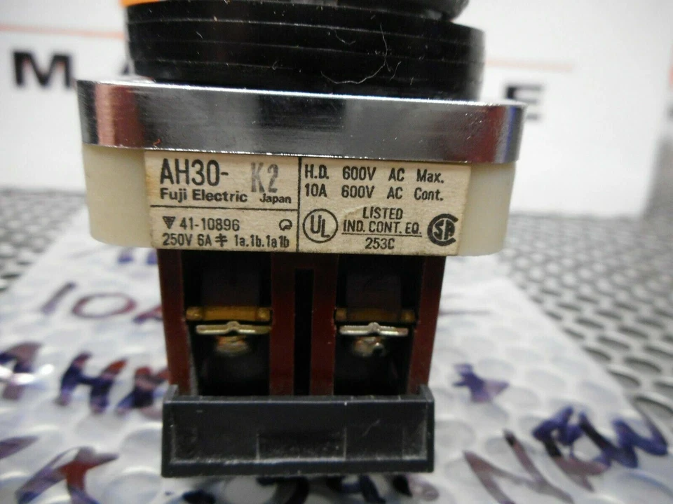 Interruptor de llave eléctrico Fuji AH30-K2 10A 600VAC AHX-291 y AHX-290 nuevo stock antiguo Foto 3 de 4