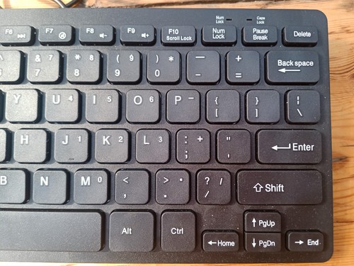Wired Mini Membrane Keyboard - USA Key Layout !! - Picture 4 of 5