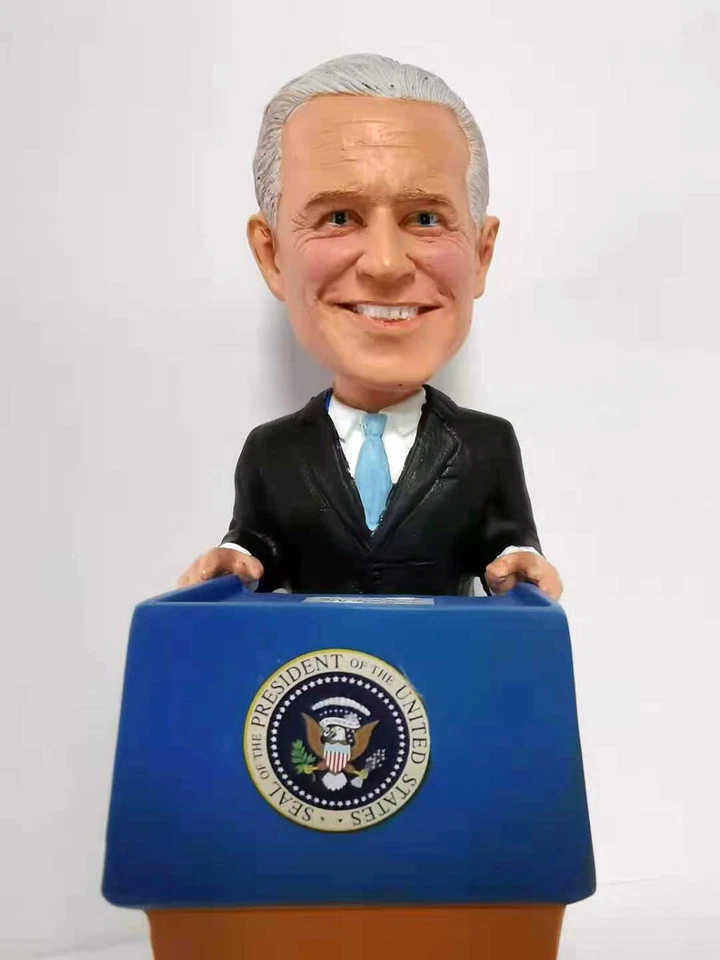总统乔·拜登摇头公仔带讲台和全彩礼品盒收藏品 — 第 2/4 张图片