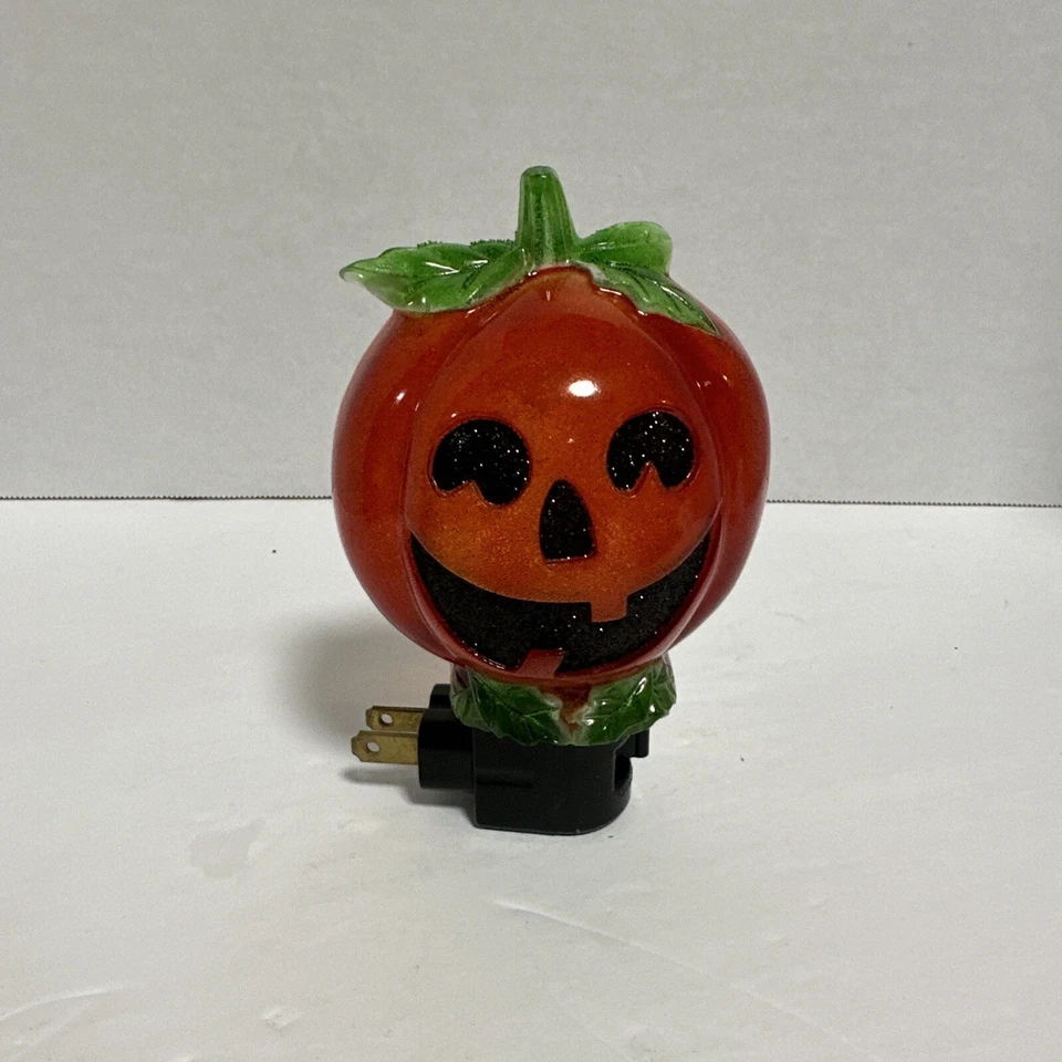 Duas luzes noturnas plug-in abóbora com plugue giratório de 360 graus e interruptor liga/desliga - Imagem 2 de 4