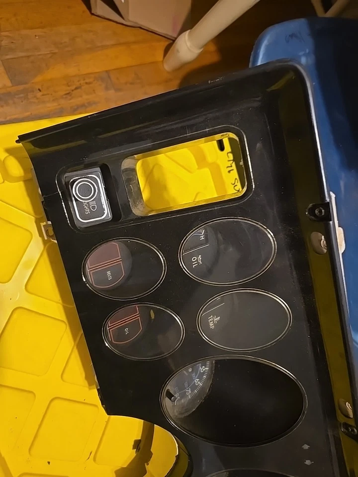 1979-80 Chrysler New Yorker Cordoba Dodge Mirada Instrument Cluster Speedometer  - Image 2 of 4