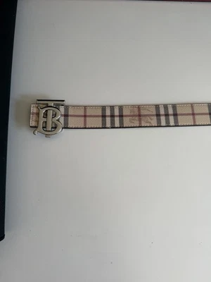 Burberry Women display picture 1