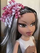 Beautifully made Korker bow pinks  white for girls.