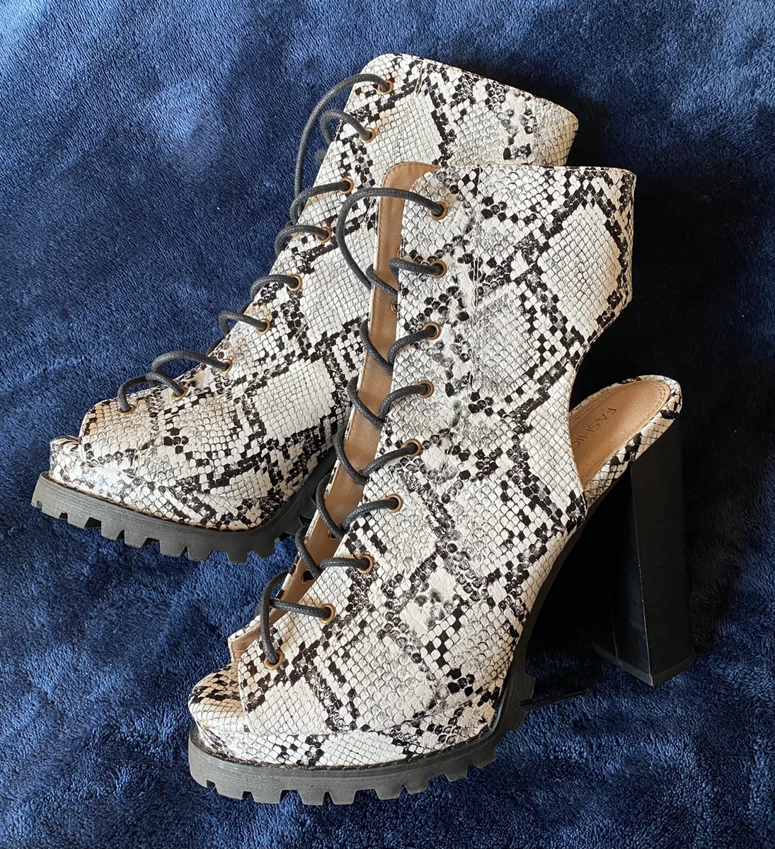Fashion nova hotsell platform heels