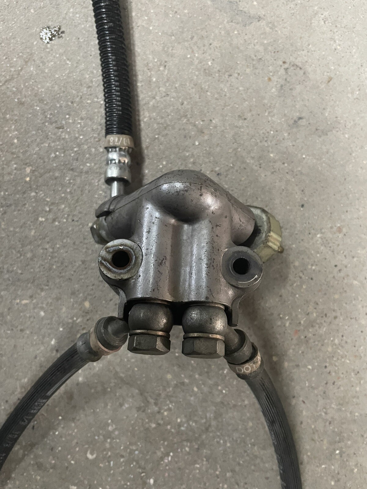 Kawasaki KZ1000,KZ900,KZ650,H1,KH500, Front Brake Four Way Joint 43075