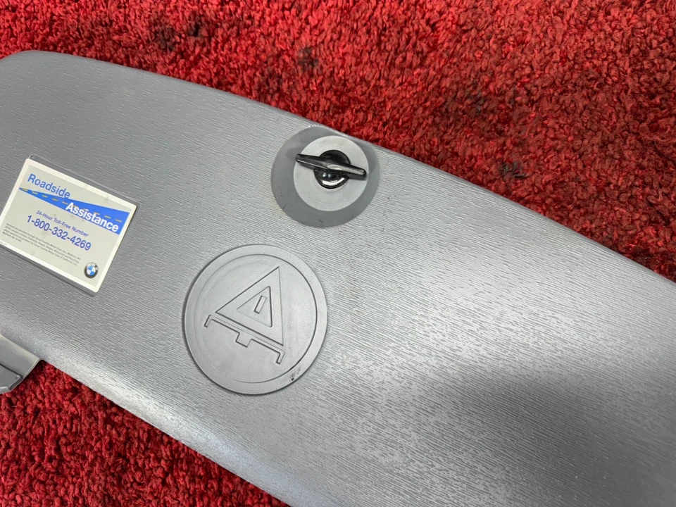 Kit de herramientas de tapa de maletero BMW 1999-2006 E46 OEM 117K Foto 3 de 4