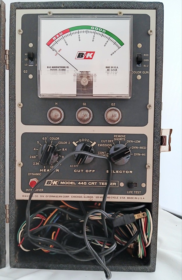 B&K CRT Model 445 Cathode Rejuvenator Picture Tube Tester Powers Up