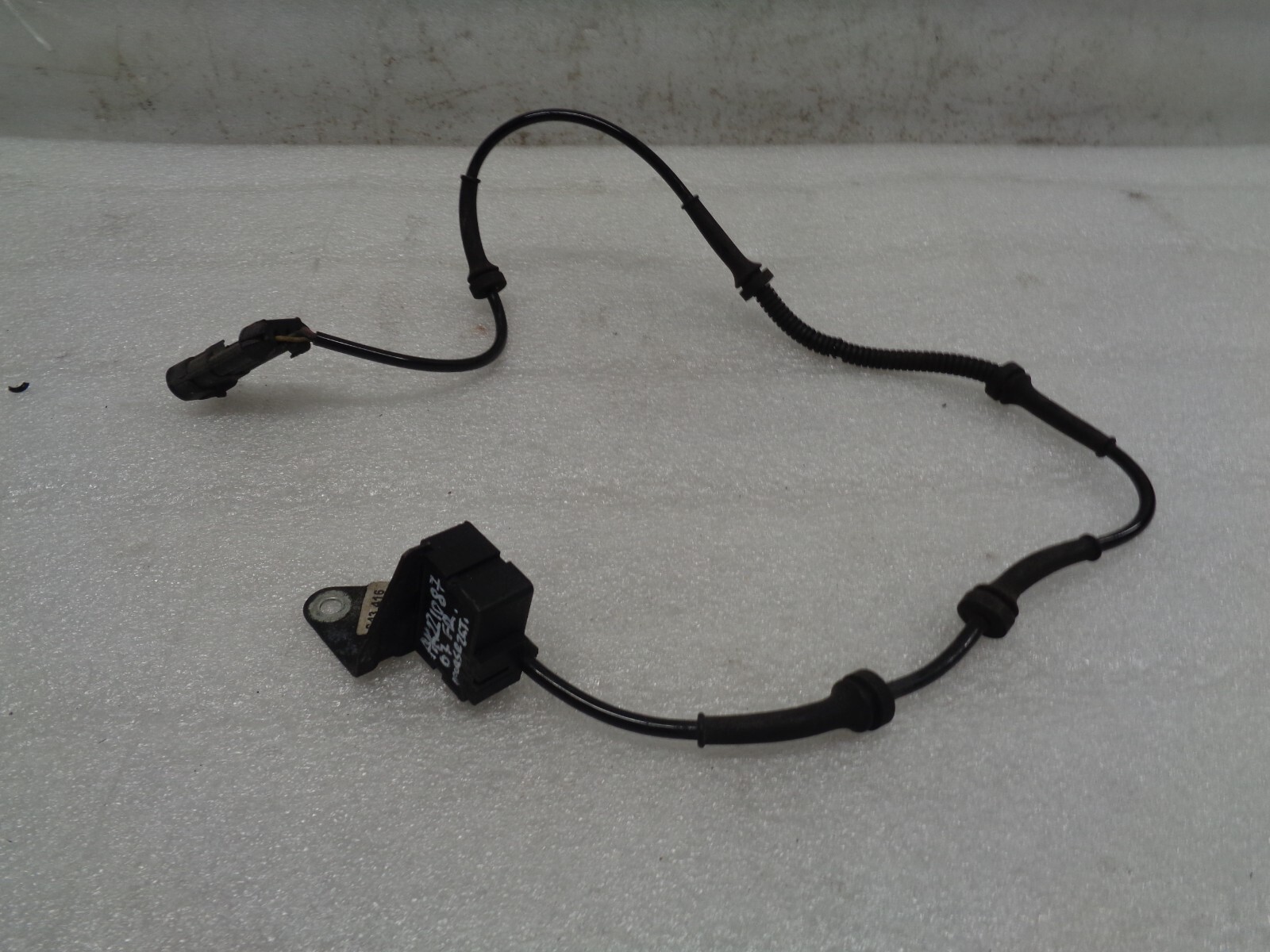 03-12 Maserati Quattroporte Front Right Verical Accelerator Sensor OEM AK221087