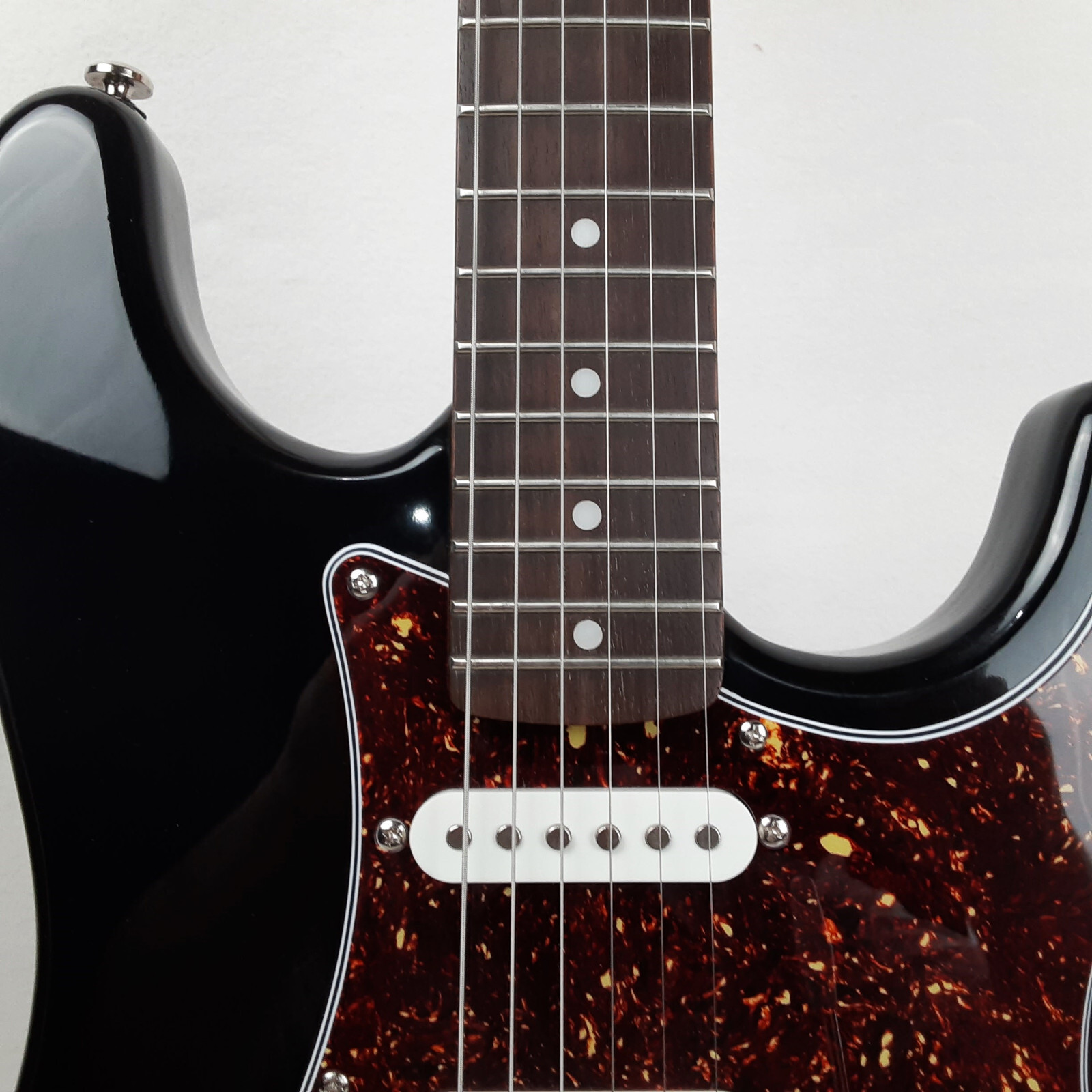 SILVERTONE SS11 Black with Brown Tortoise Strat Type Electric Guitar by