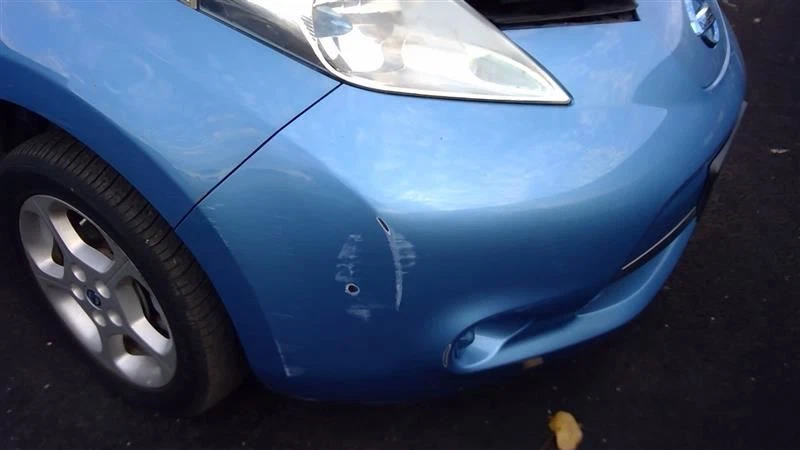 Cubierta de parachoques delantero Nissan Leaf 2012-2016 OEM NI1000297 Foto 2 de 4