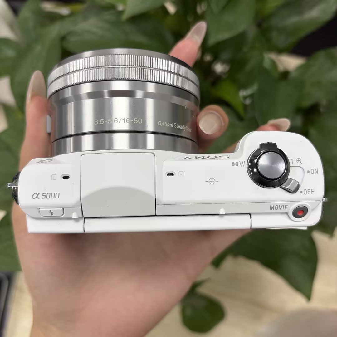 Sony A5000 Mirrorless Digital Camera ILCE-5000 Tested W/16-50mm